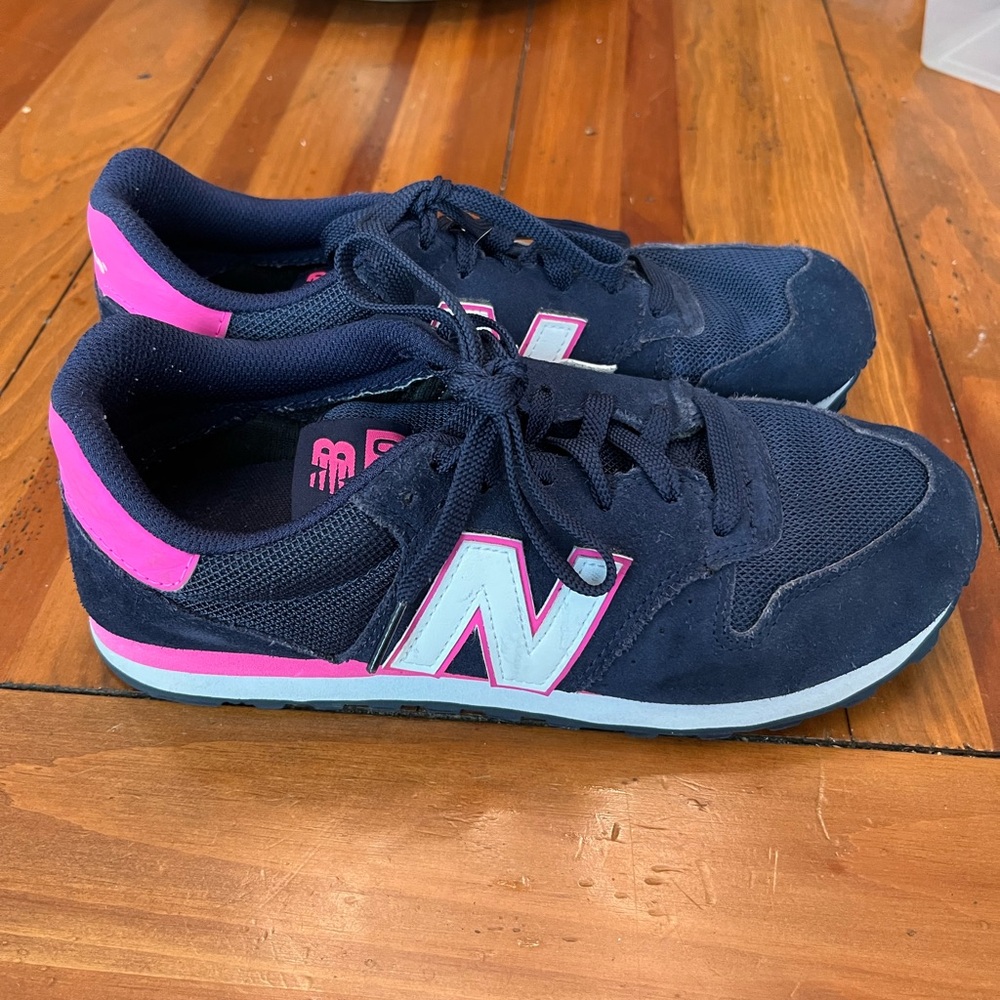 New Balance Women's Dark Blue and Pink Sneakers